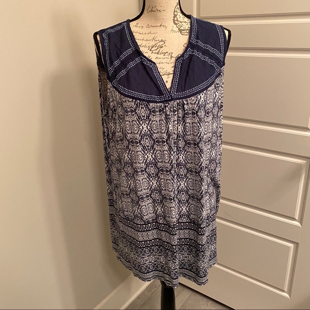 2X navy blue and white camisole